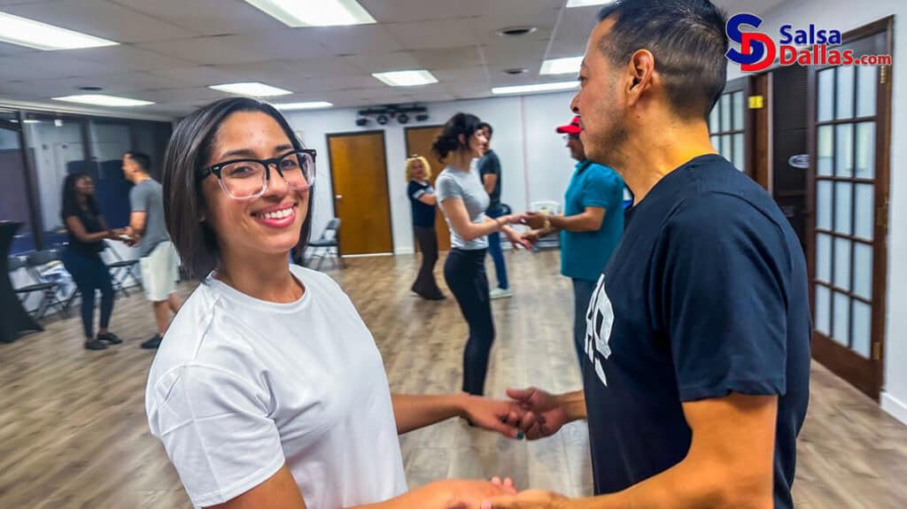 Beginners/Intermediate Salsa Class